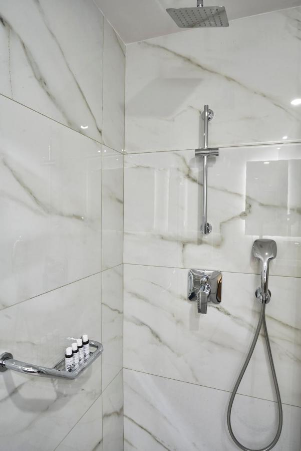 Chic N Bright 3Bd Apt With Hilton View Афины Экстерьер фото