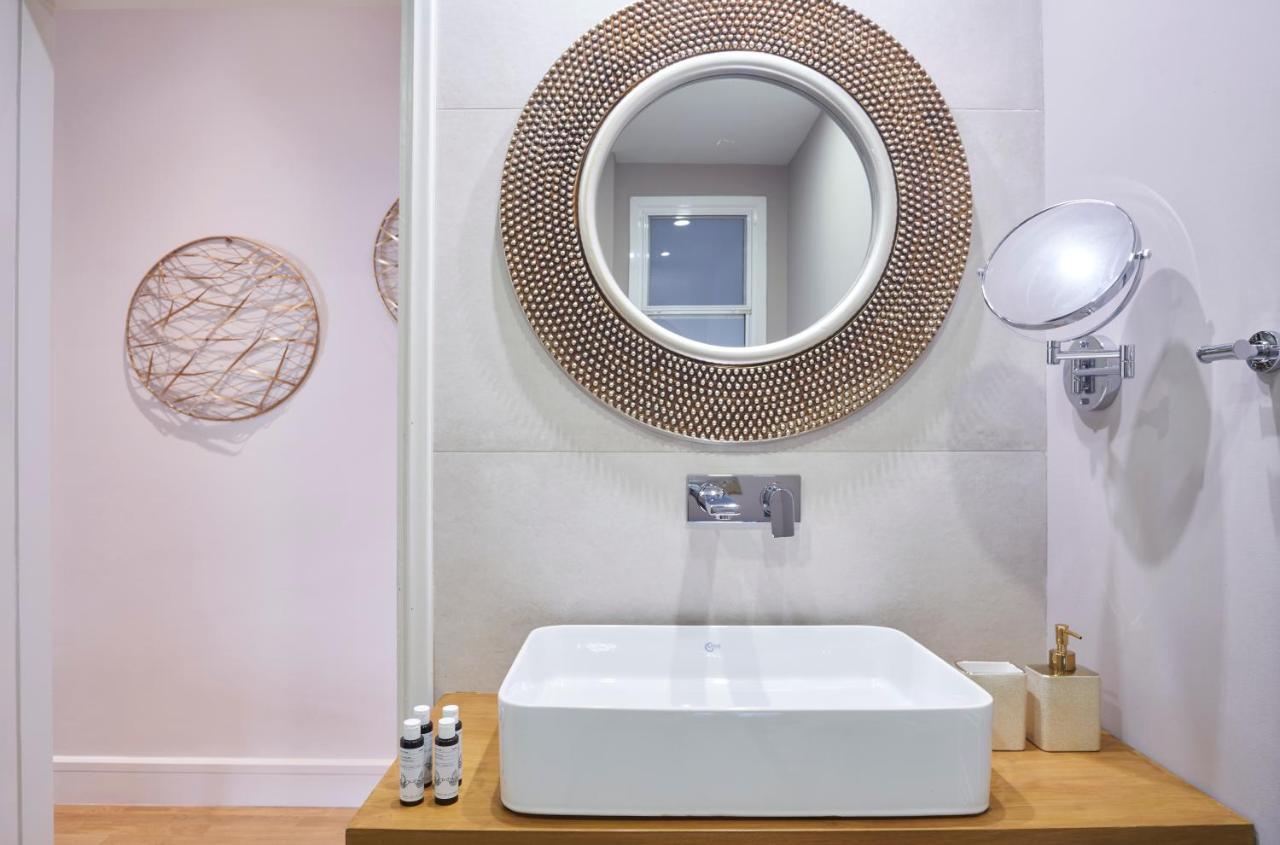 Chic N Bright 3Bd Apt With Hilton View Афины Экстерьер фото